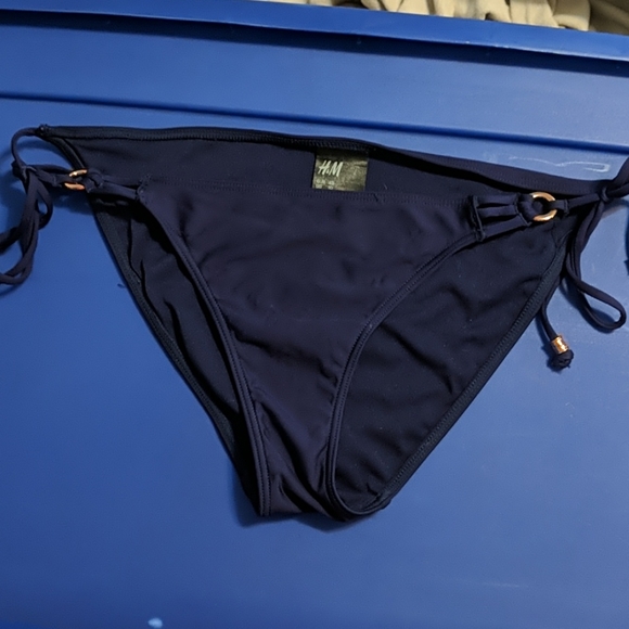 H&M bikini top and bottoms - Picture 6 of 8